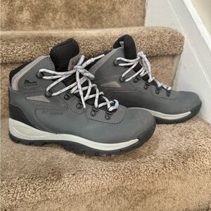 Columbia hiking boots
